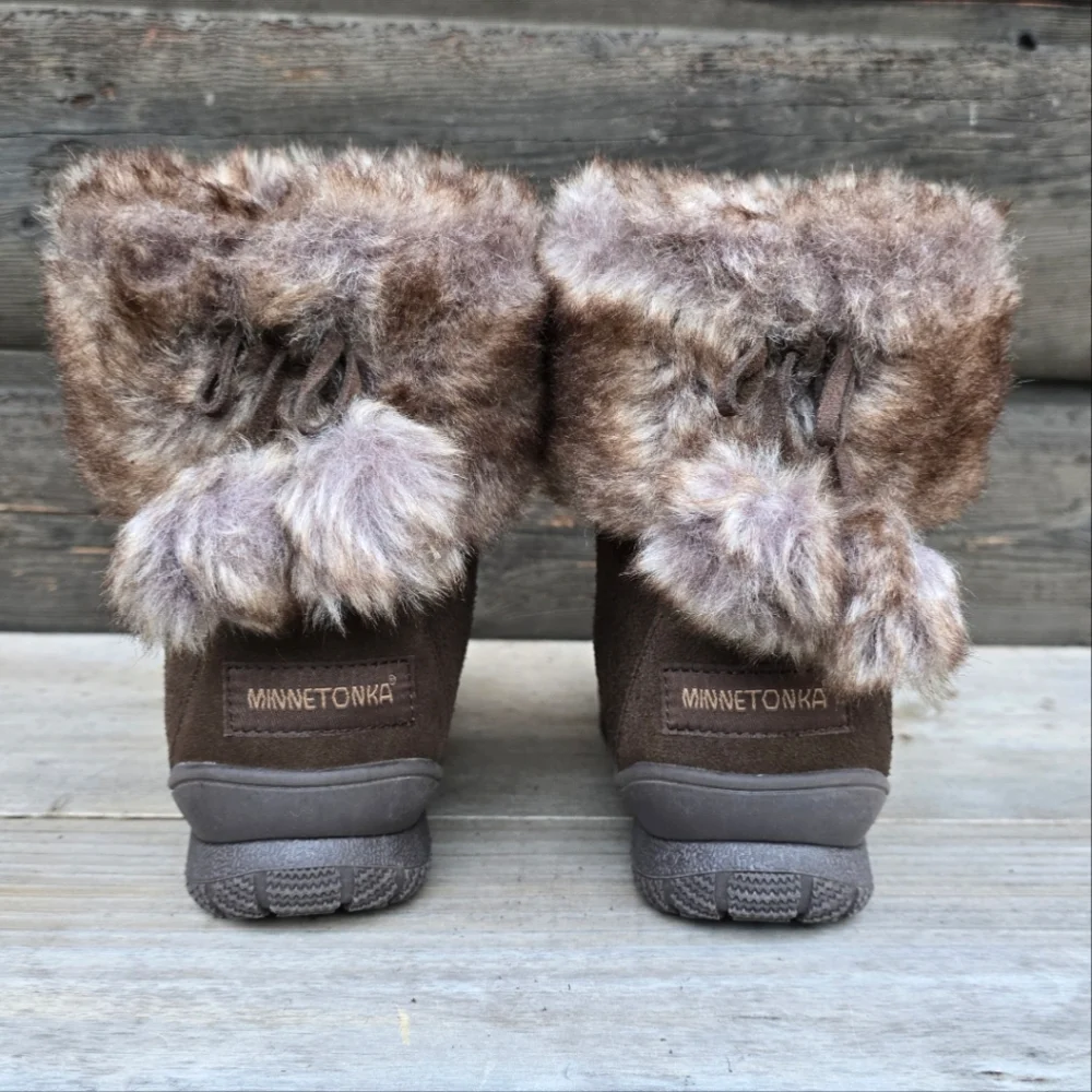 Minnetonka NEW Somerville Y2K Cozy Boho Suede Plush Faux Fur Winter Boots 7M